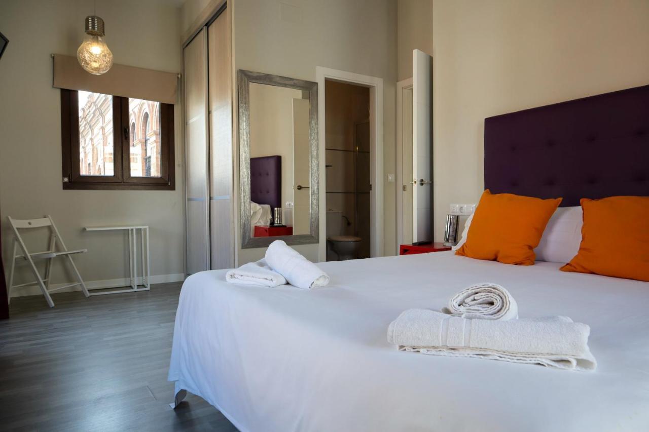 Triana Suite Dreams Севілья Екстер'єр фото
